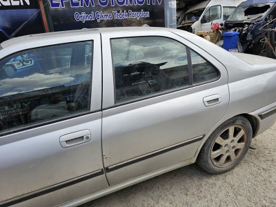 Peugeot 406 Çıkma sol arka kapı