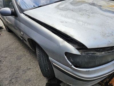 Peugeot 406 çıkma sağ ön çamurluk