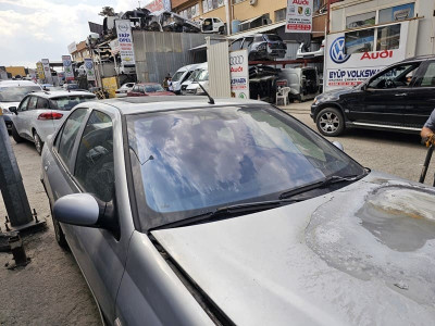 Peugeot 406 çıkma ön cam